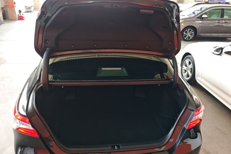 Used Toyota Camry 2023 2.0G Luxury Edition Trunk