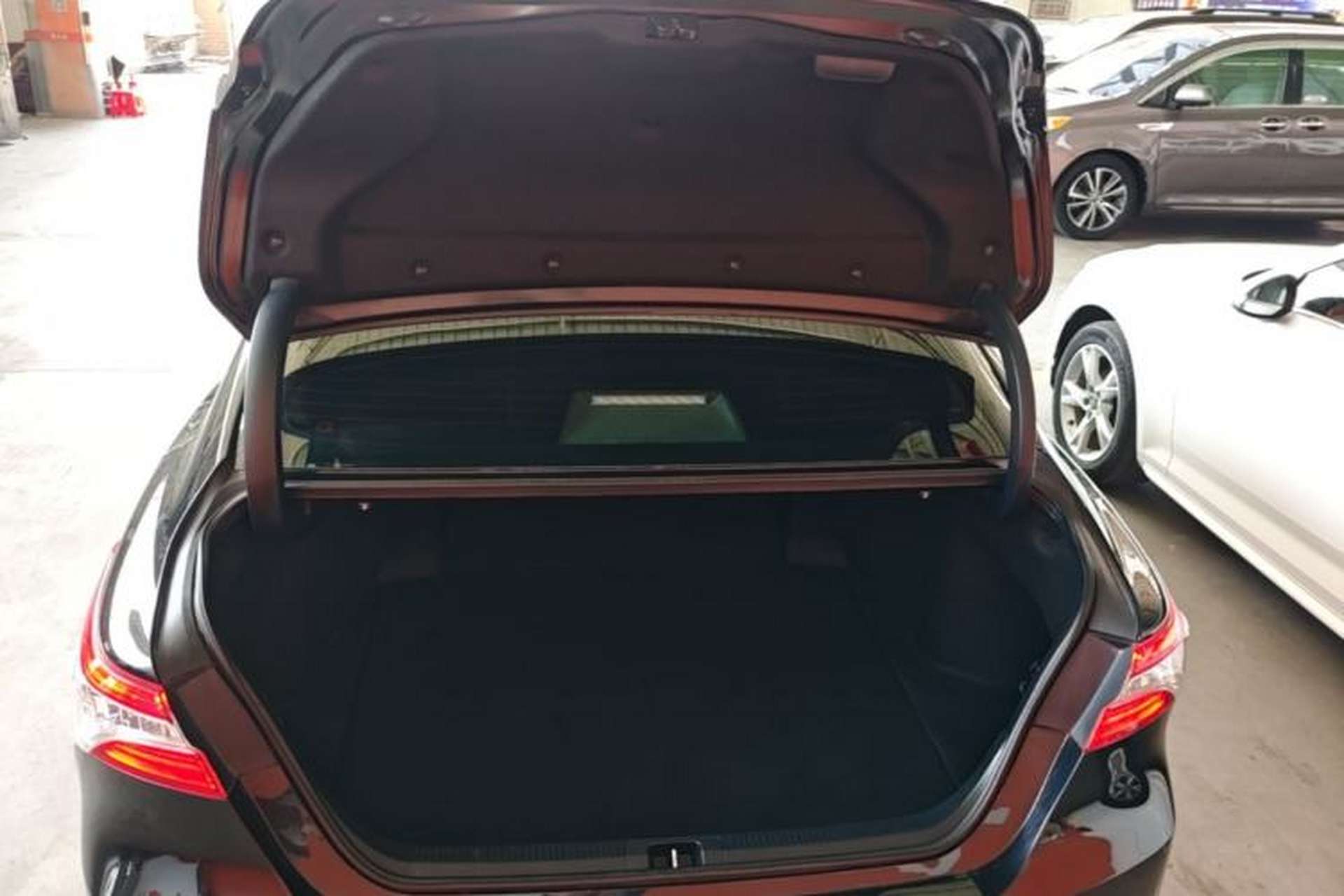 Used Toyota Camry 2023 2.0G Luxury Edition Trunk