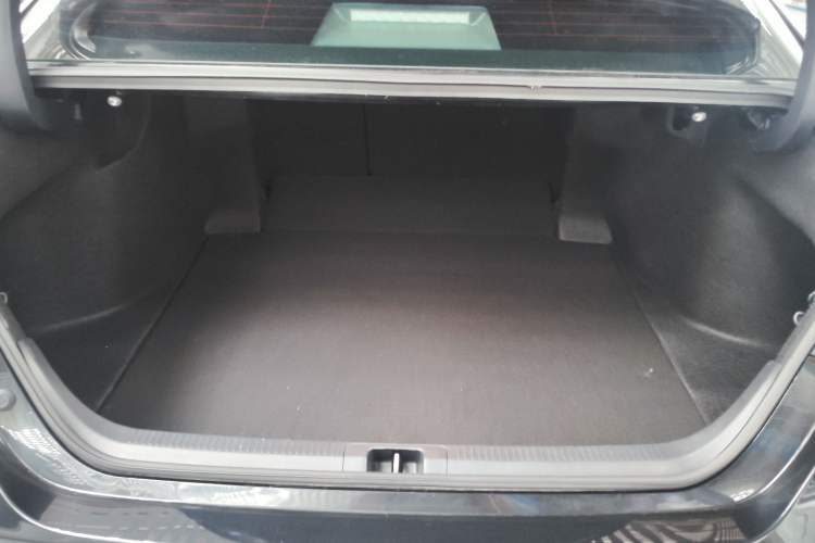 Used Toyota Camry 2023 2.0G Luxury Edition Trunk