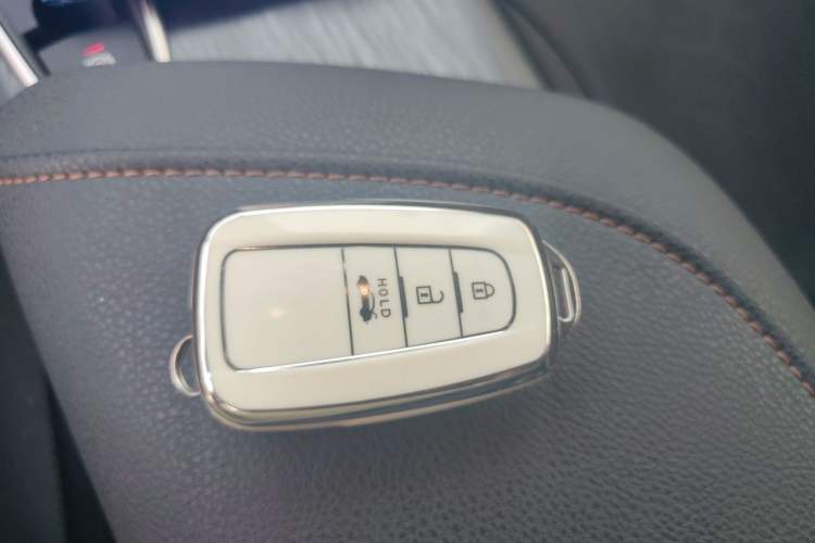 Used Toyota Camry 2023 Dual-Motor 2.5HG Luxury Edition Vehicle Key