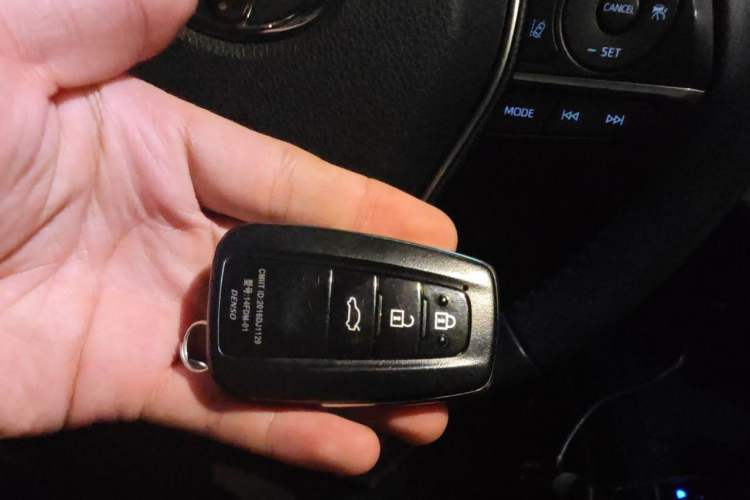 Used Toyota Camry 2023 2.5G Luxury Edition Vehicle Key