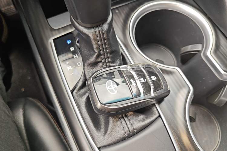 Used Toyota Camry 2023 2.0GVP Premier Edition Vehicle Key