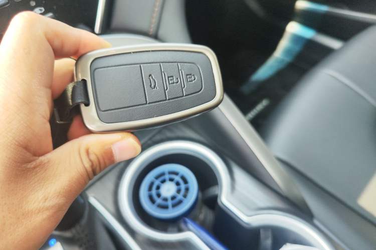 Used Toyota Camry 2023 2.0G Luxury Edition Vehicle Key