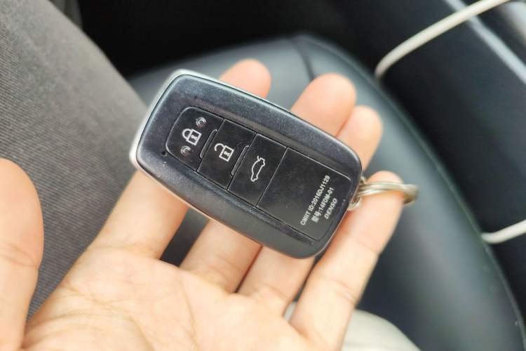 Used Toyota Camry 2023 2.5G Luxury Edition Vehicle Key