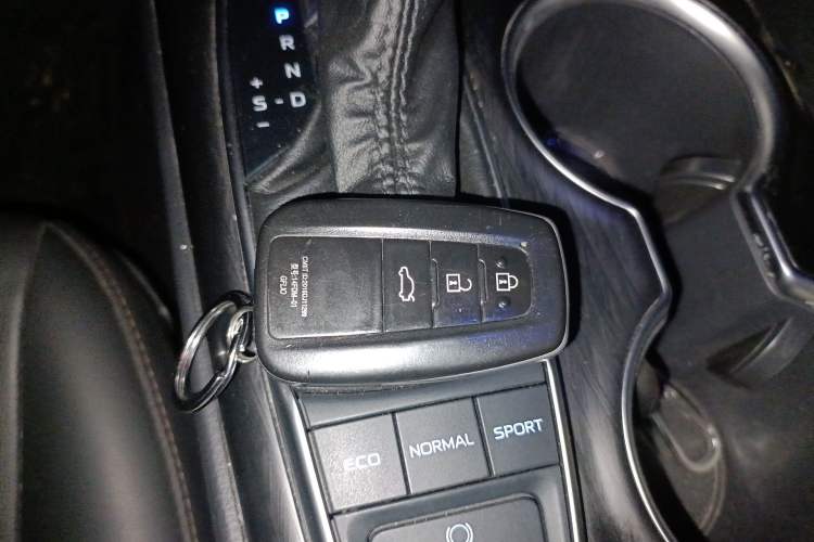 Used Toyota Camry 2023 2.5G Luxury Edition Vehicle Key