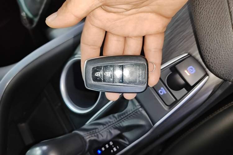 Used Toyota Camry 2023 2.0GVP Premier Edition Vehicle Key