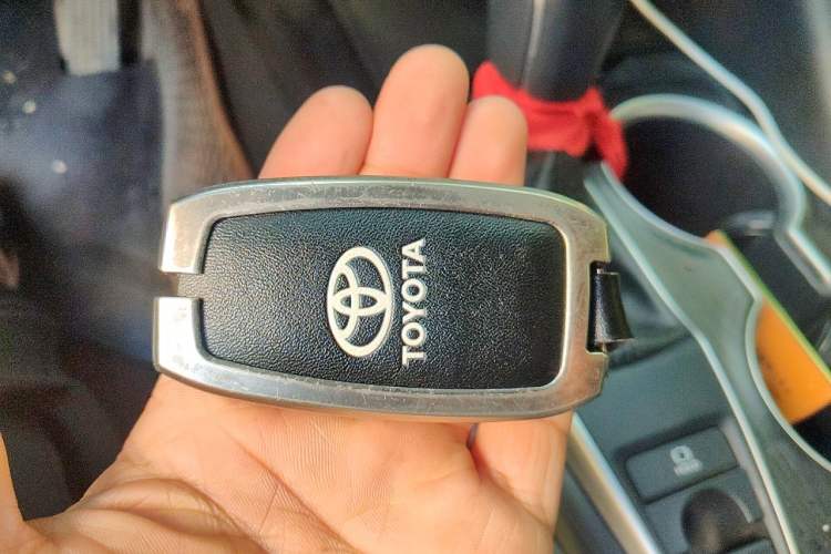 Used Toyota Camry 2023 2.0G Luxury Edition Vehicle Key