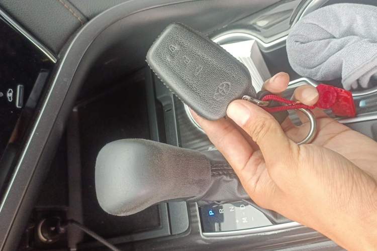 Used Toyota Camry 2023 2.0G Luxury Edition Vehicle Key
