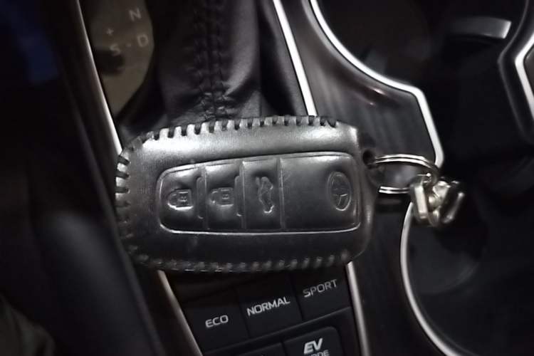 Used Toyota Camry 2023 Dual-Motor 2.5 HGVP Leading Edition Vehicle Key