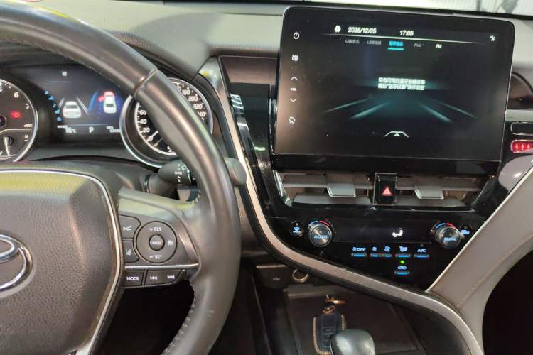 Used Toyota Camry 2023 2.0G Luxury Edition Audio And AC Panel