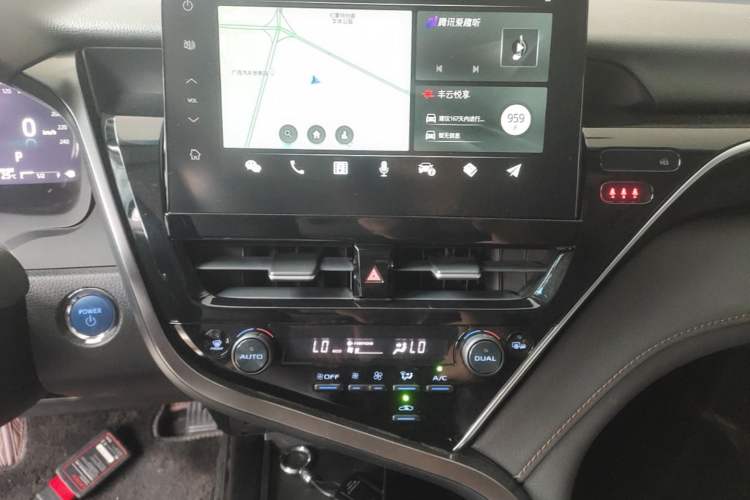Used Toyota Camry 2023 Dual-Motor 2.5HG Luxury Edition Audio And AC Panel