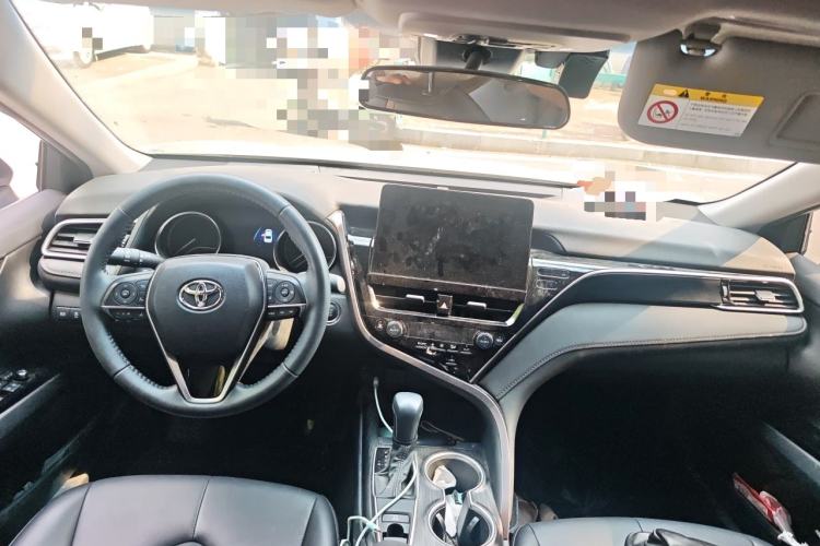 Used Toyota Camry 2023 2.0G Luxury Edition Center Console