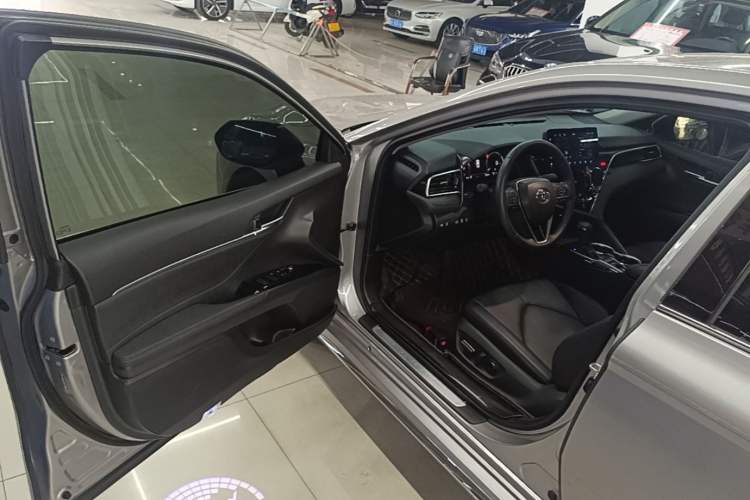 Used Toyota Camry 2023 2.5G Luxury Edition Driver Seat