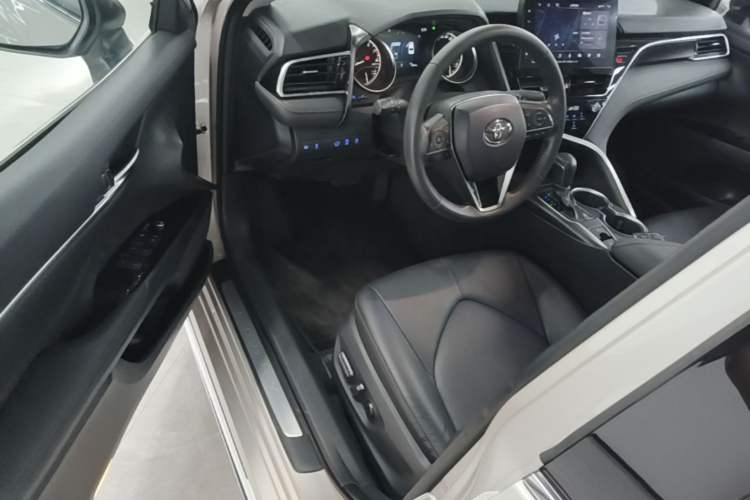 Used Toyota Camry 2023 2.0G Luxury Edition Driver Seat