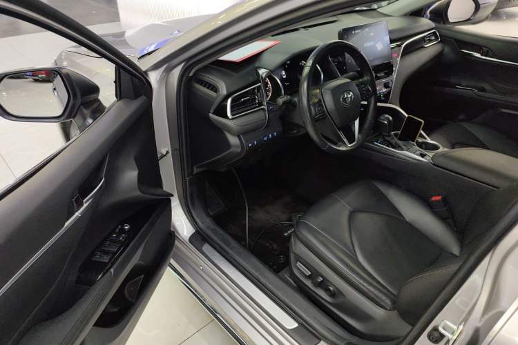 Used Toyota Camry 2023 2.0G Luxury Edition Driver Seat