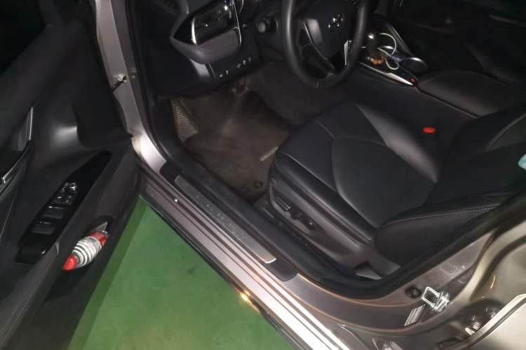 Used Toyota Camry 2023 2.0G Luxury Edition Driver Seat
