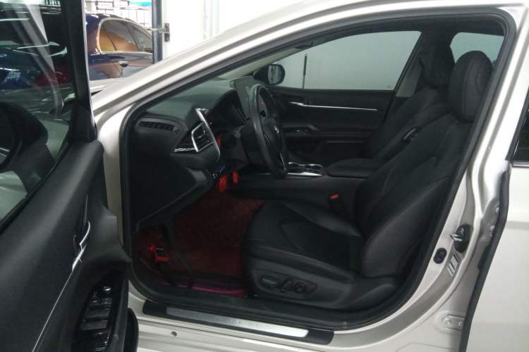 Used Toyota Camry 2023 2.5G Luxury Edition Driver Seat