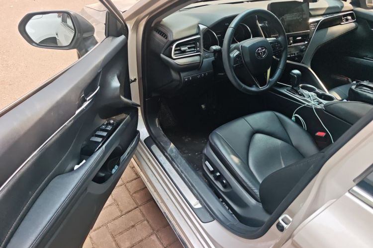 Used Toyota Camry 2023 2.0G Luxury Edition Driver Seat