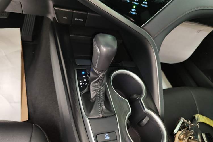 Used Toyota Camry 2023 2.0G Luxury Edition Gear Lever