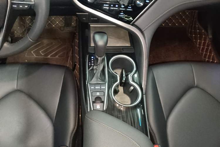 Used Toyota Camry 2023 2.5G Luxury Edition Gear Lever