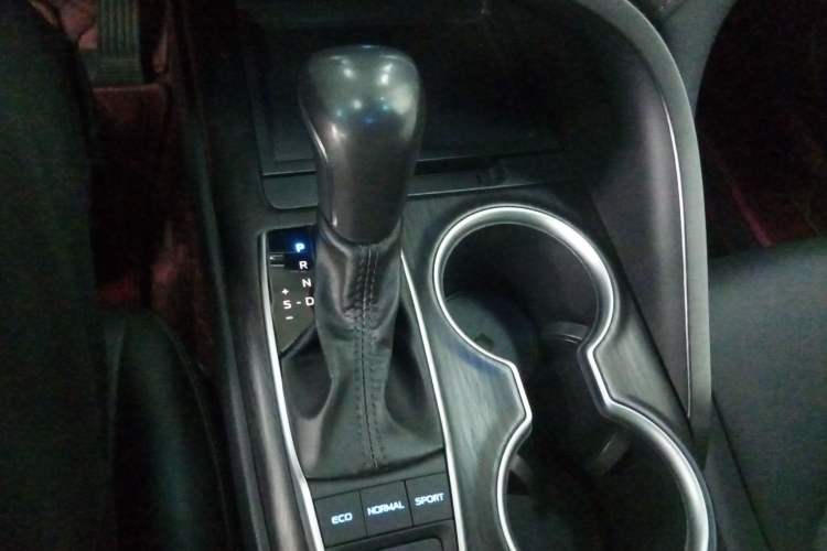 Used Toyota Camry 2023 2.5G Luxury Edition Gear Lever