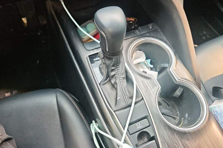 Used Toyota Camry 2023 2.0G Luxury Edition Gear Lever