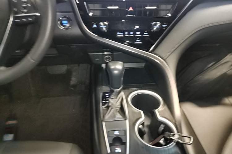 Used Toyota Camry 2023 2.0G Luxury Edition Gear Lever