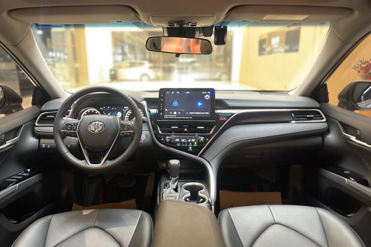 Used Toyota Camry 2023 2.0G Luxury Edition Interior 10
