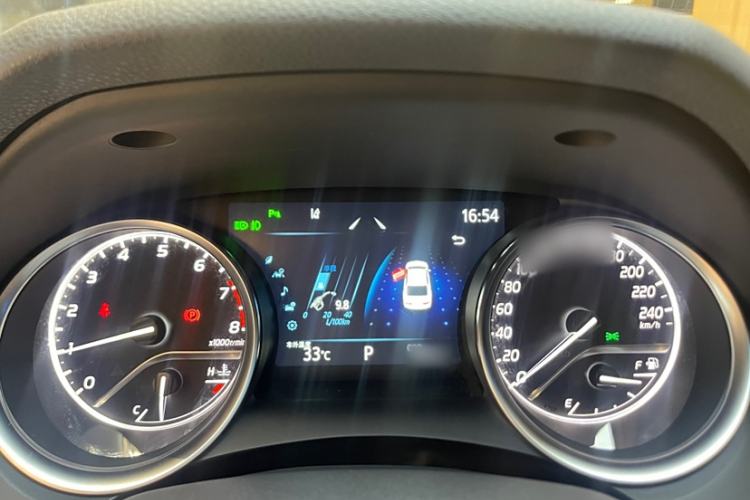 Used Toyota Camry 2023 2.0G Luxury Edition Interior 11