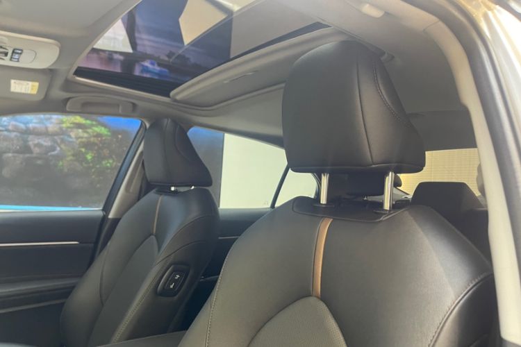 Used Toyota Camry 2023 2.0G Luxury Edition Interior 9