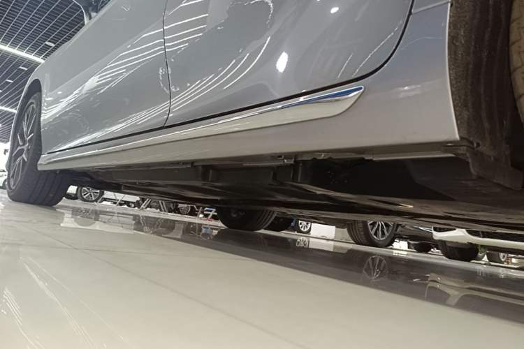 Used Toyota Camry 2023 2.5G Luxury Edition Left Side Sill