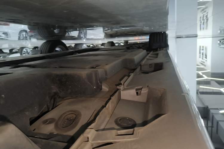 Used Toyota Camry 2023 2.0G Luxury Edition Left Side Sill
