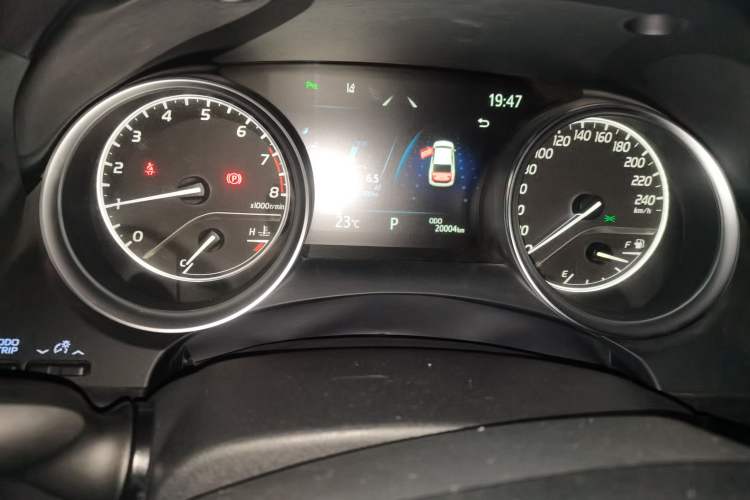 Used Toyota Camry 2023 2.0G Luxury Edition Odometer Close Up