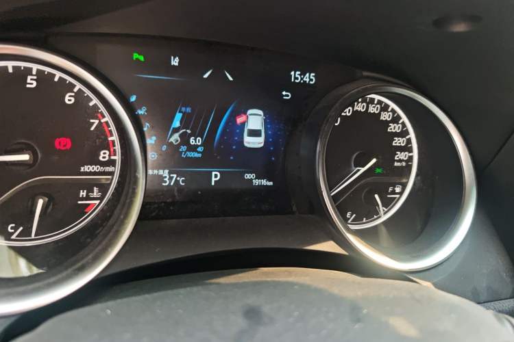 Used Toyota Camry 2023 2.0G Luxury Edition Odometer Close Up