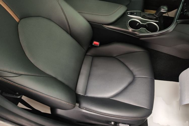 Used Toyota Camry 2023 2.0G Luxury Edition Right Front Seat