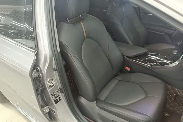 Used Toyota Camry 2023 2.5G Luxury Edition Right Front Seat