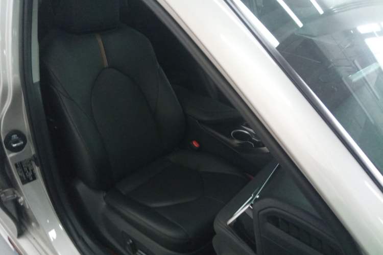 Used Toyota Camry 2023 2.5G Luxury Edition Right Front Seat
