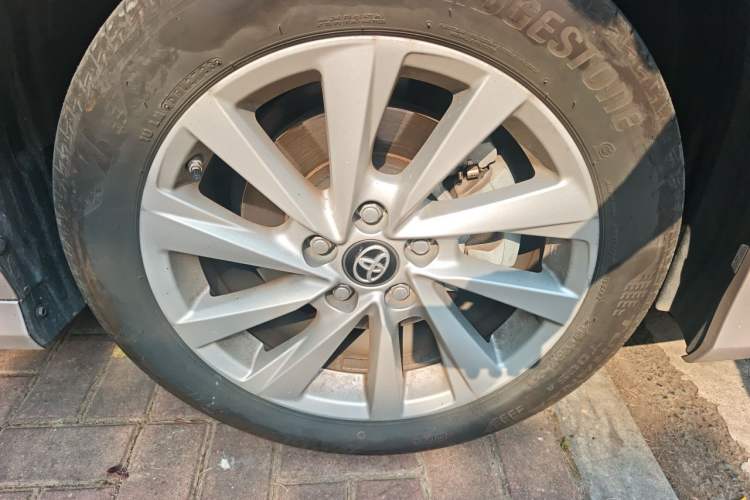 Used Toyota Camry 2023 2.0G Luxury Edition Right Front Wheel Hub