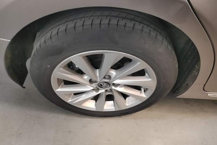 Used Toyota Camry 2023 2.0G Luxury Edition Right Rear Wheel Hub