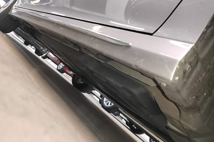 Used Toyota Camry 2023 2.0G Luxury Edition Right Side Sill