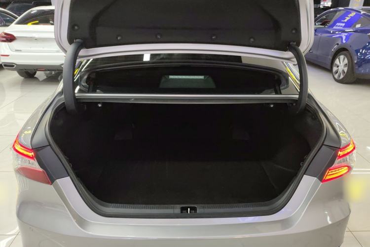 Used Toyota Camry 2023 2.0G Luxury Edition Trunk