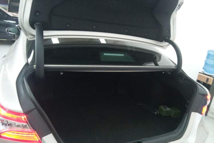 Used Toyota Camry 2023 2.5G Luxury Edition Trunk