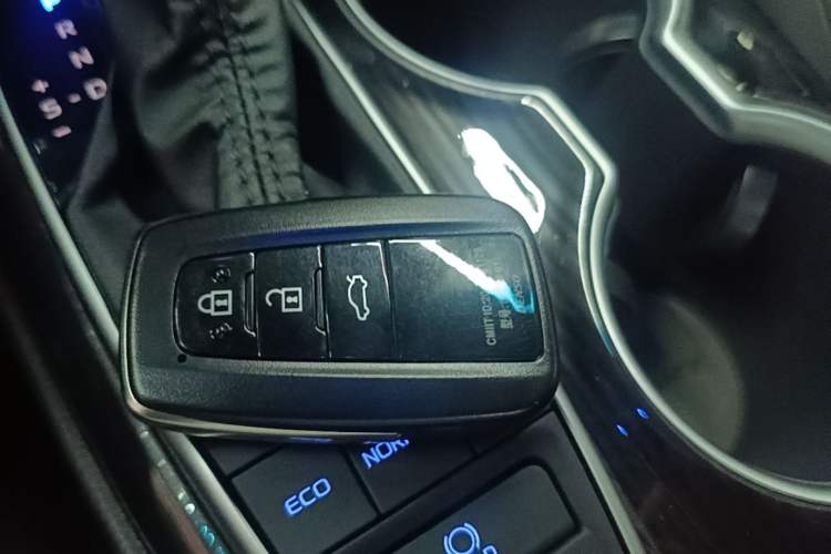 Used Toyota Camry 2023 2.5G Luxury Edition Vehicle Key