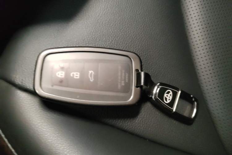 Used Toyota Camry 2023 2.0G Luxury Edition Vehicle Key