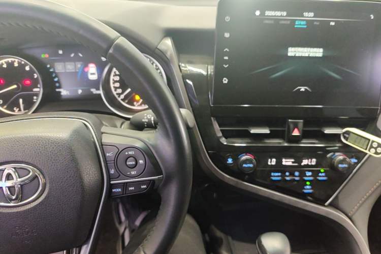 Used Toyota Camry 2023 2.0G Luxury Edition Audio And AC Panel