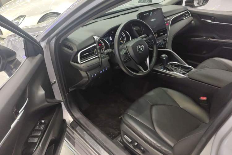 Used Toyota Camry 2023 2.0G Luxury Edition Driver Seat