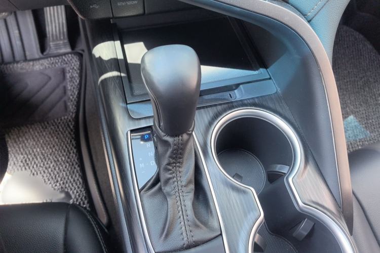 Used Toyota Camry 2023 2.0G Luxury Edition Gear Lever