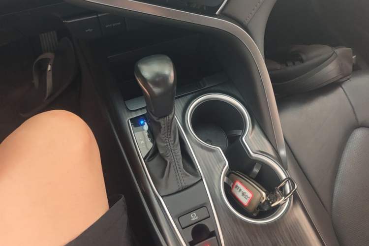 Used Toyota Camry 2023 2.0G Luxury Edition Gear Lever