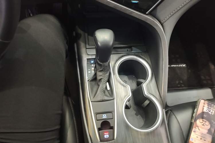 Used Toyota Camry 2023 2.0G Luxury Edition Gear Lever