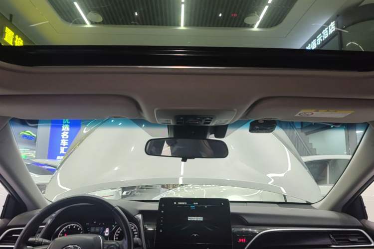 Used Toyota Camry 2023 2.0G Luxury Edition Headliner